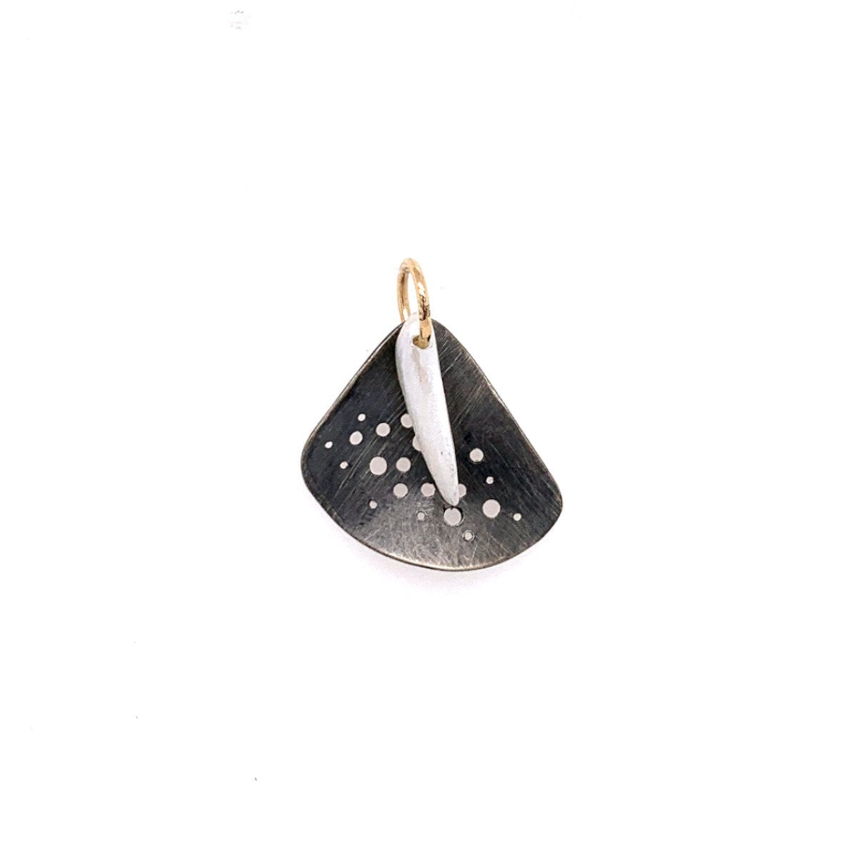 chikahisastudio_wisdontalisman_View1